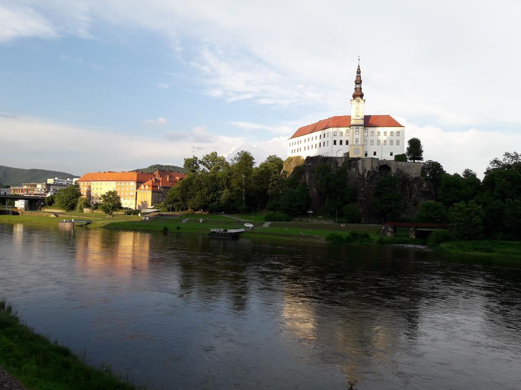 Apartments Rose Garden Decin Kültér fotó